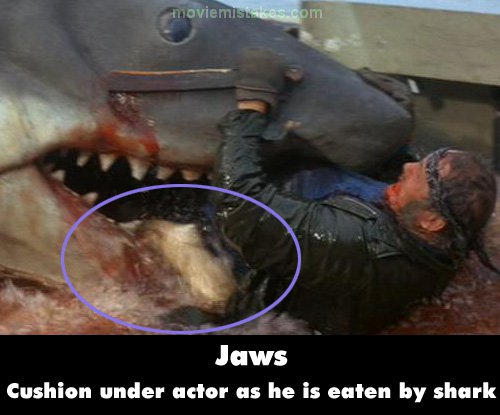 Jaws (1975) movie mistake picture (ID 90342)