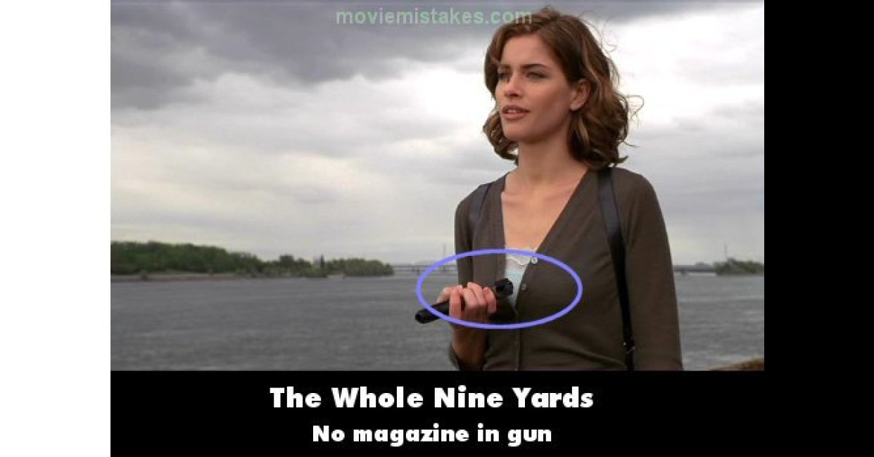 movie-the-whole-nine-yards-girl-with-gun-clip