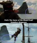 Pirates of the Caribbean: The Curse of the Black Pearl mistake picture